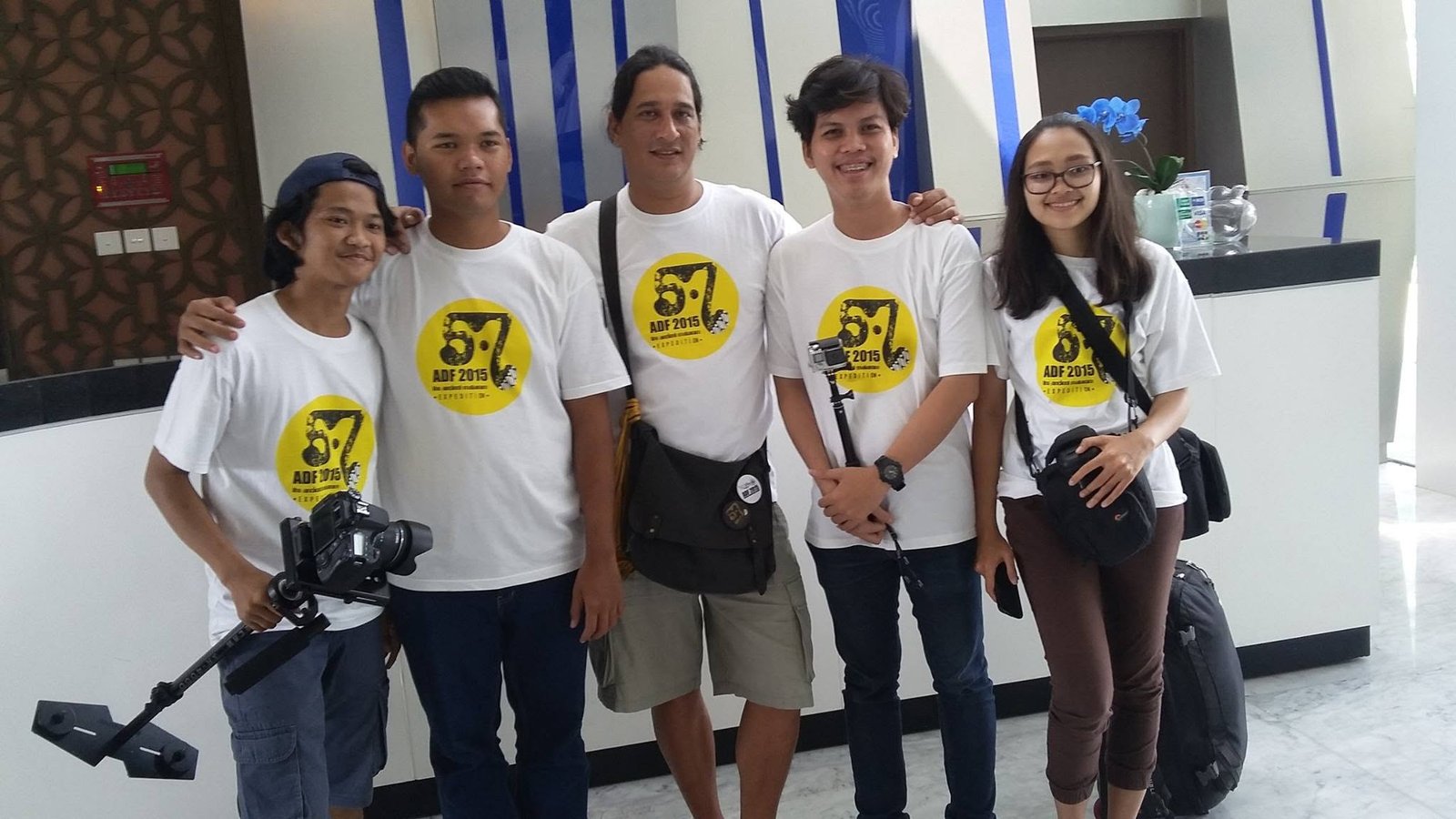 Tim ADF 2015 berfoto bersama seusai produksi